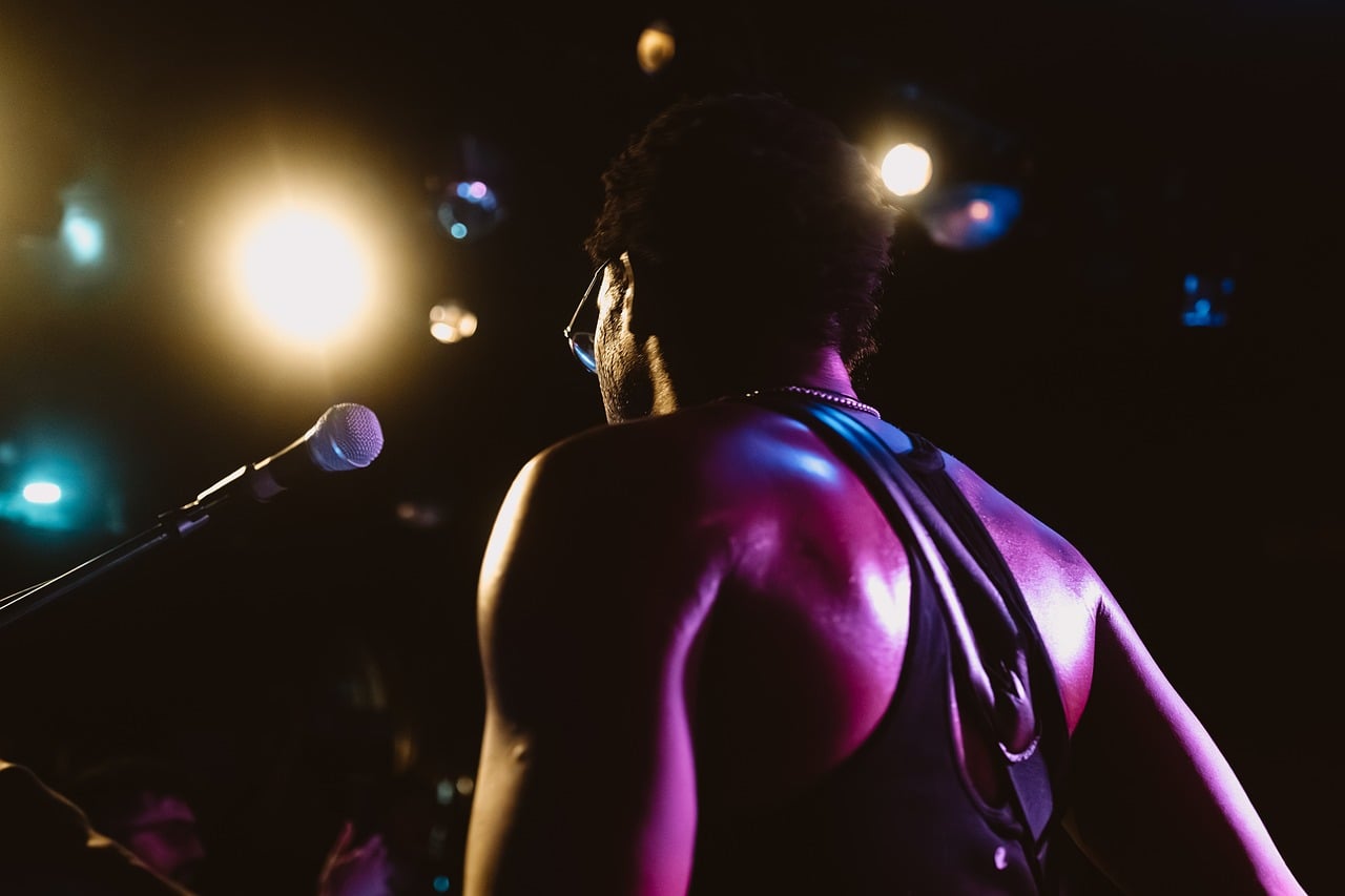 Concert, spotlight, musician — Why Bumper Car Toto is the Ultimate Choice for Safe and Exciting Amusement Rides